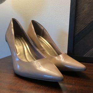 Payless Pointed Toe Nude Heels Size 11